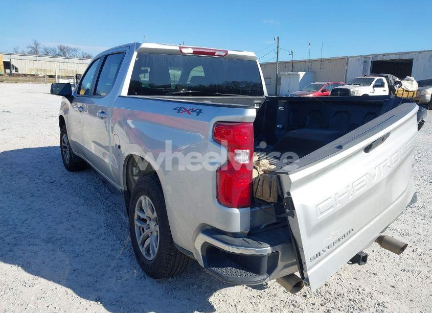 Photo 3 of 2021 Chevrolet Silverado 1500 4WD SHORT BED LT WITH 2FL (VIN 3GCPYJEKXMG314523)