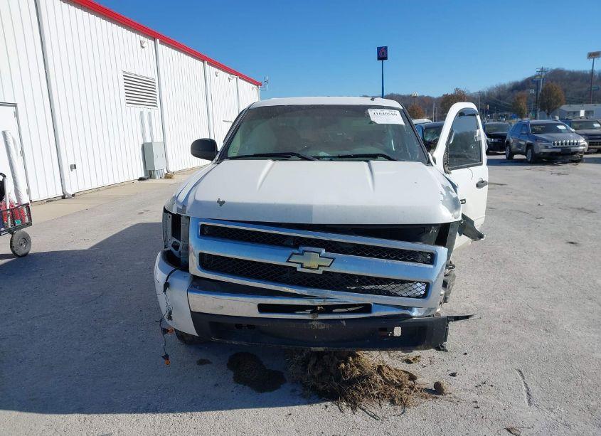 Photo 12 of 2010 Chevrolet Silverado 1500 LS (VIN 3GCRCREA4AG280247)