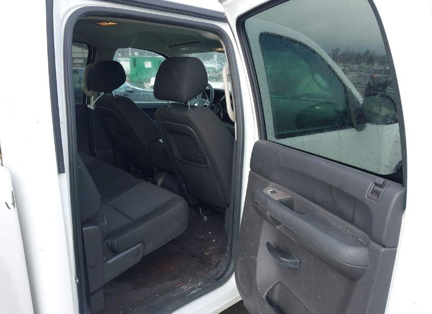 Photo 8 of 2010 Chevrolet Silverado 1500 LS (VIN 3GCRCREA9AG202515)