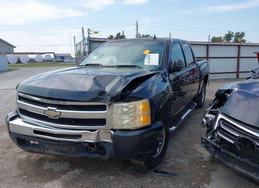 Photo 2 of 2010 Chevrolet Silverado 1500 LS (VIN 3GCRCREA9AG239886)