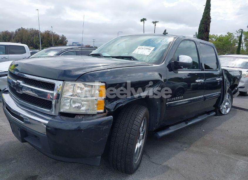 Photo 2 of 2010 Chevrolet Silverado 1500 LT (VIN 3GCRCSE00AG104875)