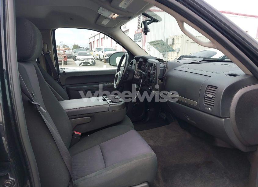 Photo 5 of 2010 Chevrolet Silverado 1500 LT (VIN 3GCRCSE00AG104875)