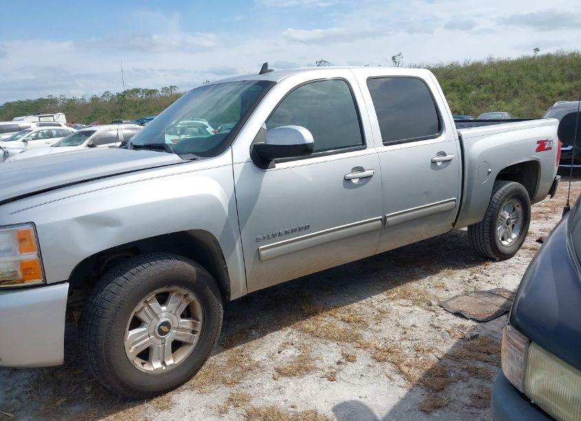 Photo 13 of 2010 Chevrolet Silverado 1500 LT (VIN 3GCRCSE01AG197941)