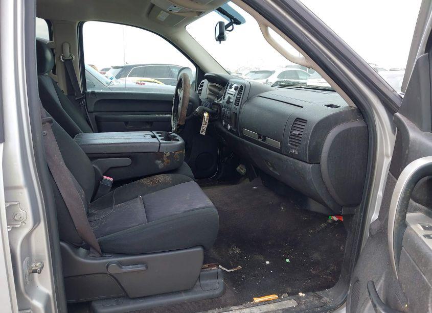 Photo 5 of 2010 Chevrolet Silverado 1500 LT (VIN 3GCRCSE01AG197941)