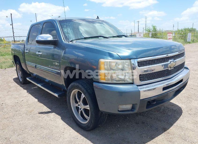 2010 Chevrolet Silverado 1500 LT (VIN 3GCRCSE03AG247030) main photo