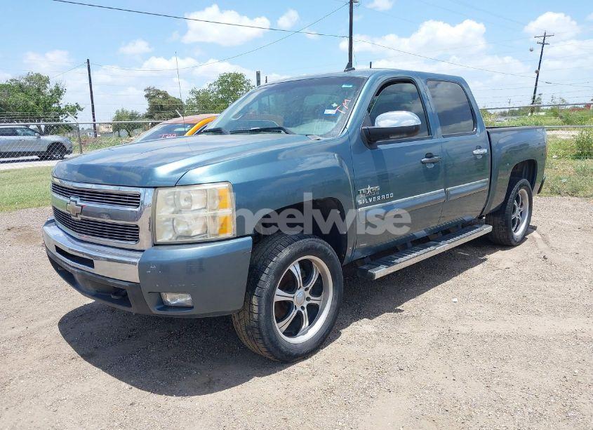 Photo 2 of 2010 Chevrolet Silverado 1500 LT (VIN 3GCRCSE03AG247030)