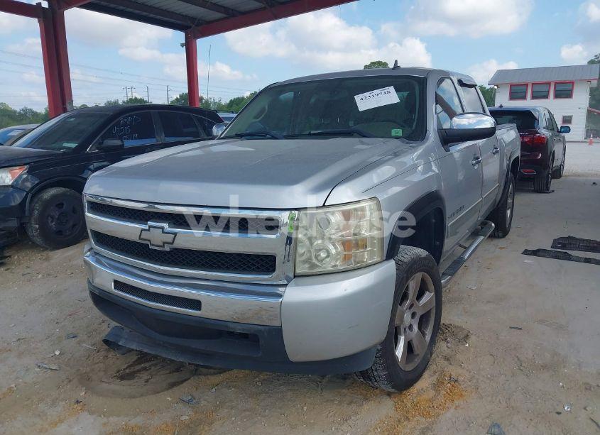 Photo 2 of 2010 Chevrolet Silverado 1500 LT (VIN 3GCRCSE05AG151576)