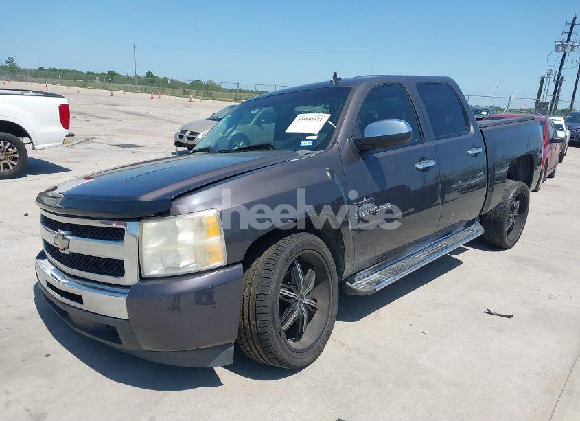 Photo 2 of 2010 Chevrolet Silverado 1500 LT (VIN 3GCRCSE06AG138545)