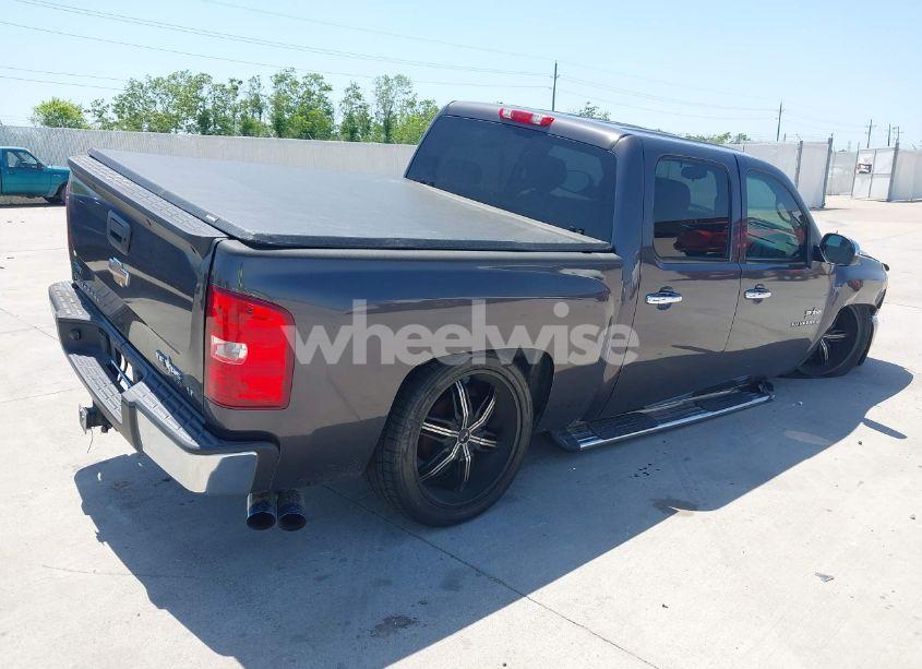 Photo 4 of 2010 Chevrolet Silverado 1500 LT (VIN 3GCRCSE06AG138545)