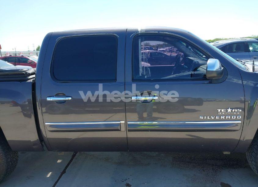 Photo 13 of 2010 Chevrolet Silverado 1500 LT (VIN 3GCRCSE08AG147831)