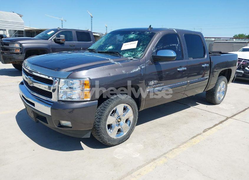 Photo 2 of 2010 Chevrolet Silverado 1500 LT (VIN 3GCRCSE08AG147831)
