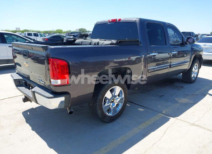 Photo 4 of 2010 Chevrolet Silverado 1500 LT (VIN 3GCRCSE08AG147831)