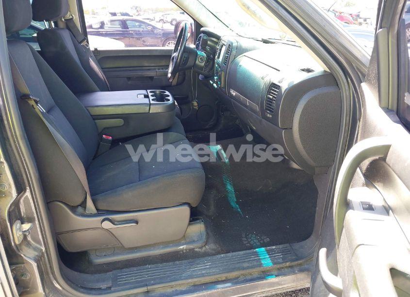 Photo 5 of 2010 Chevrolet Silverado 1500 LT (VIN 3GCRCSE08AG147831)