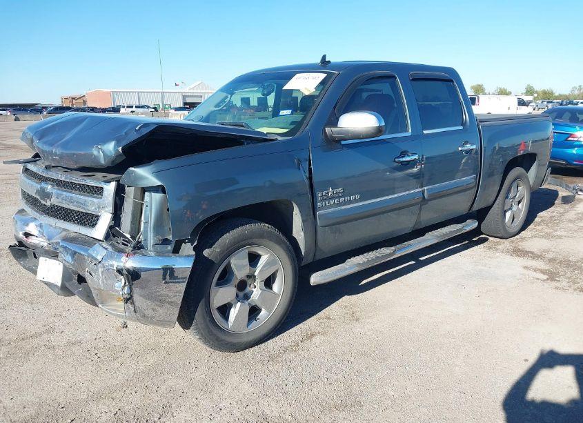 Photo 2 of 2010 Chevrolet Silverado 1500 LT (VIN 3GCRCSE09AG210175)