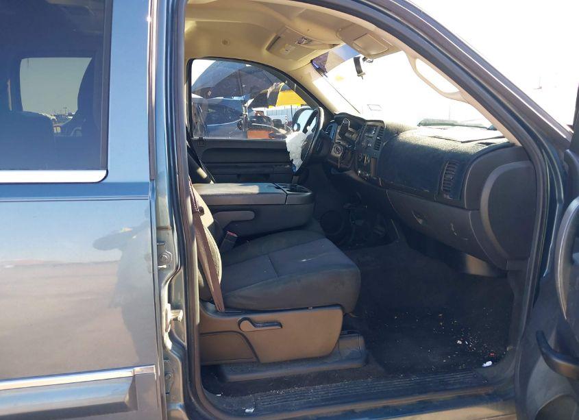 Photo 5 of 2010 Chevrolet Silverado 1500 LT (VIN 3GCRCSE09AG210175)