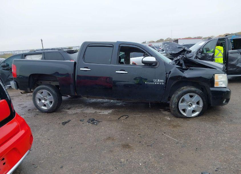 Photo 13 of 2010 Chevrolet Silverado 1500 LT (VIN 3GCRCSE09AG239403)