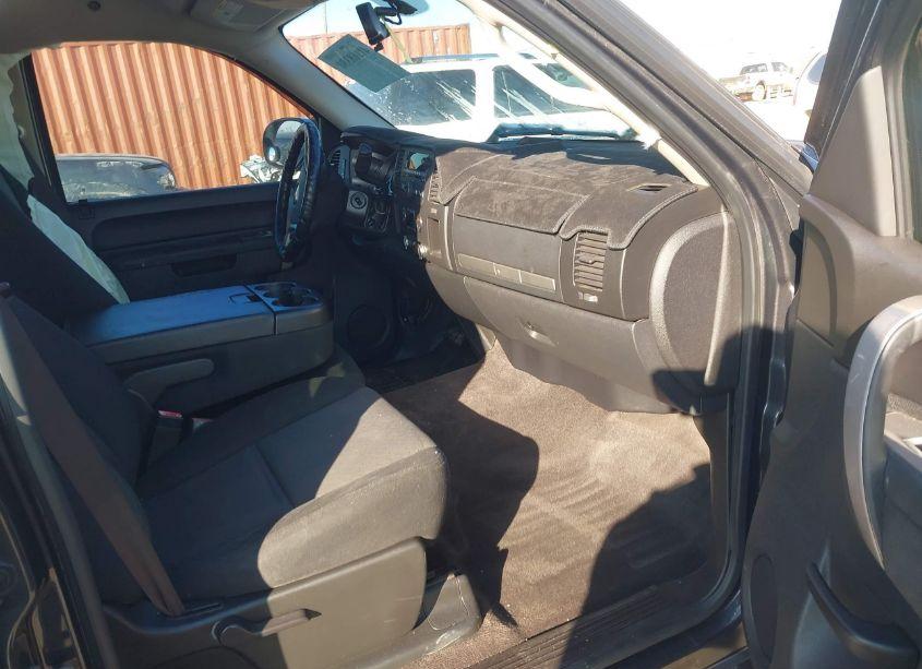 Photo 5 of 2010 Chevrolet Silverado 1500 LT (VIN 3GCRCSE09AG243144)