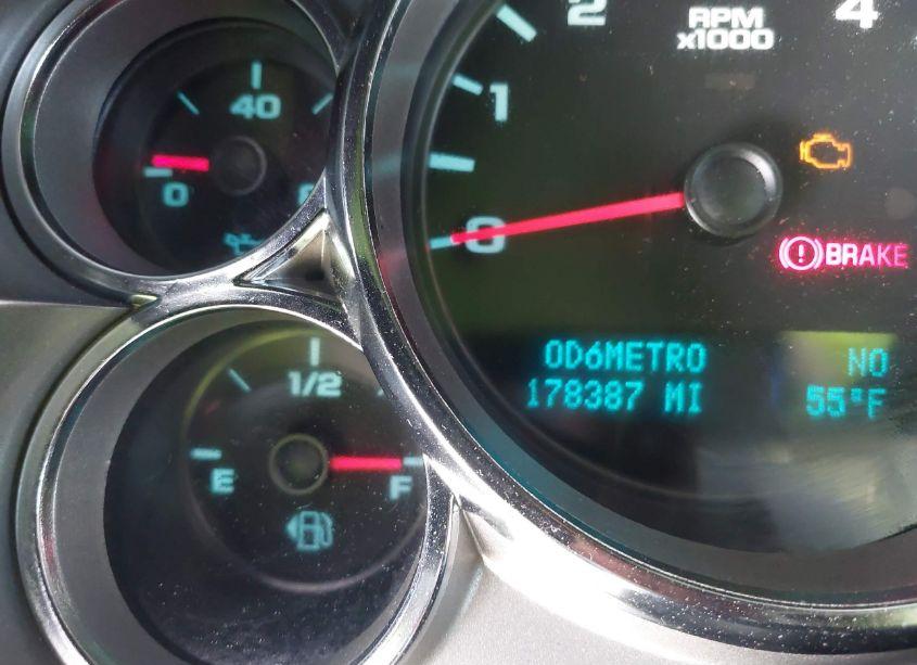 Photo 7 of 2010 Chevrolet Silverado 1500 LT (VIN 3GCRCSE09AG274040)