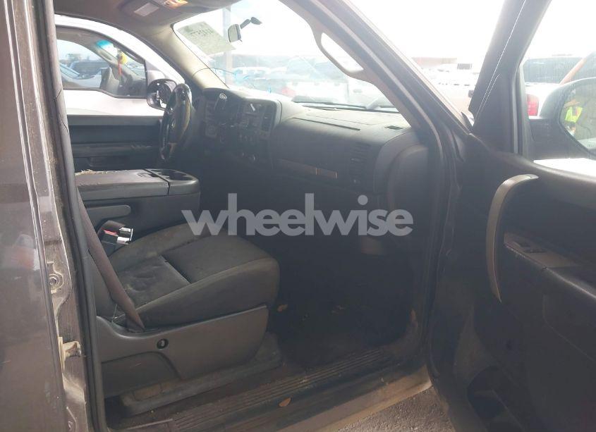 Photo 5 of 2010 Chevrolet Silverado 1500 LT (VIN 3GCRCSEA1AG155651)