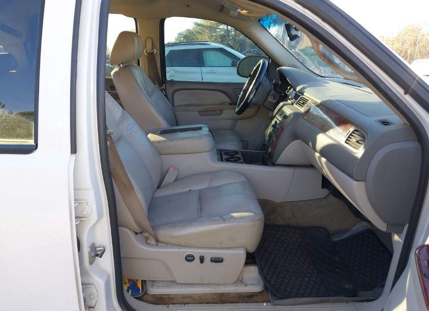 Photo 5 of 2010 Chevrolet Silverado 1500 LTZ (VIN 3GCRCTE09AG227628)