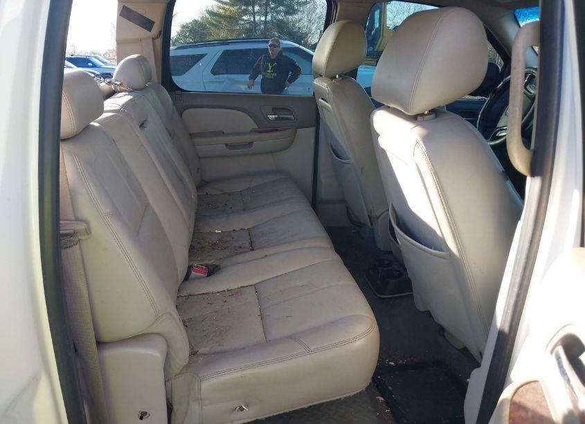 Photo 8 of 2010 Chevrolet Silverado 1500 LTZ (VIN 3GCRCTE09AG227628)