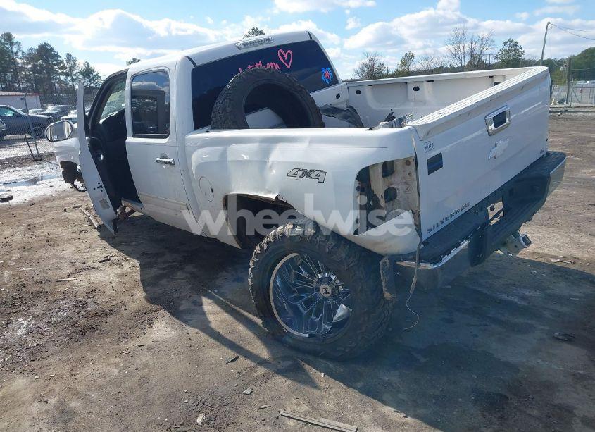 Photo 3 of 2010 Chevrolet Silverado 1500 LS (VIN 3GCRKREA0AG162148)