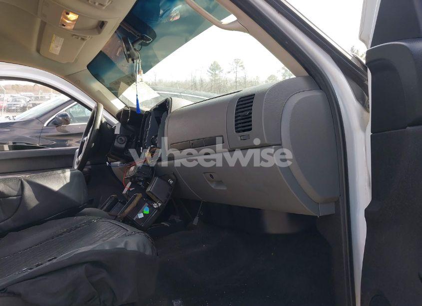 Photo 5 of 2010 Chevrolet Silverado 1500 LS (VIN 3GCRKREA0AG162148)