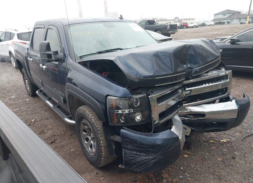 2010 Chevrolet Silverado 1500 LS (VIN 3GCRKREA1AG233468) main photo