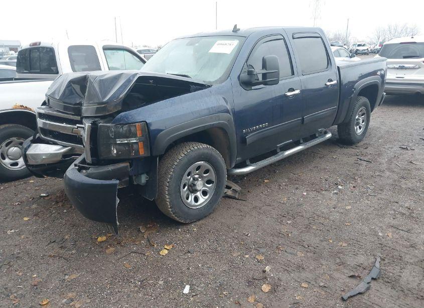 Photo 2 of 2010 Chevrolet Silverado 1500 LS (VIN 3GCRKREA1AG233468)