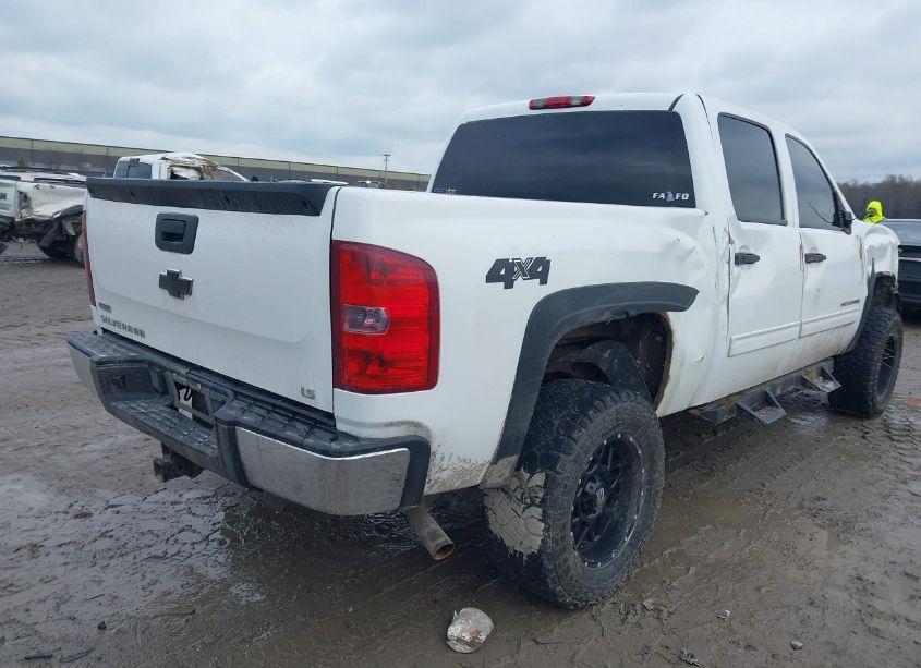 Photo 4 of 2010 Chevrolet Silverado 1500 LS (VIN 3GCRKREA2AG146324)