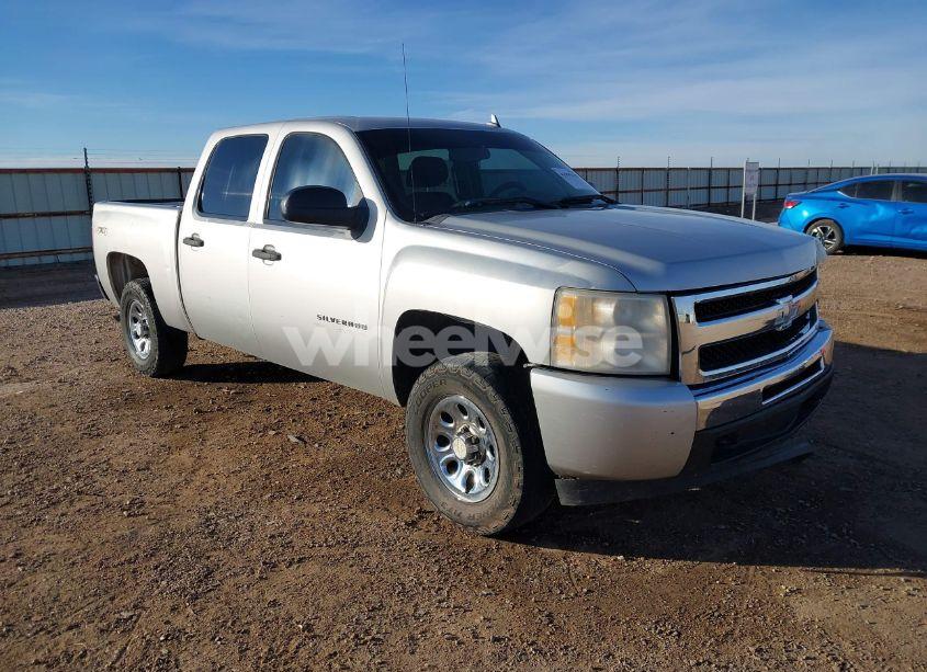 2010 Chevrolet Silverado 1500 LS (VIN 3GCRKREA5AG291325) main photo