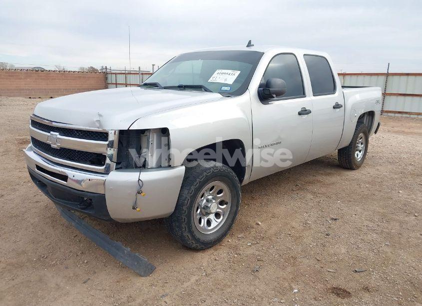 Photo 2 of 2010 Chevrolet Silverado 1500 LS (VIN 3GCRKREA5AG291325)