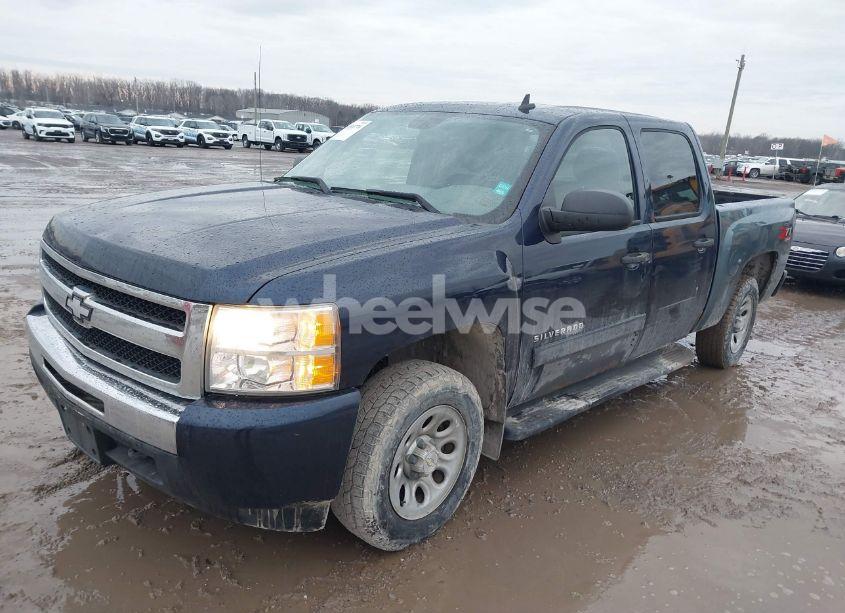 Photo 2 of 2010 Chevrolet Silverado 1500 LS (VIN 3GCRKREA6AG140302)