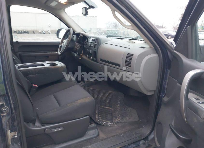 Photo 5 of 2010 Chevrolet Silverado 1500 LS (VIN 3GCRKREA6AG140302)