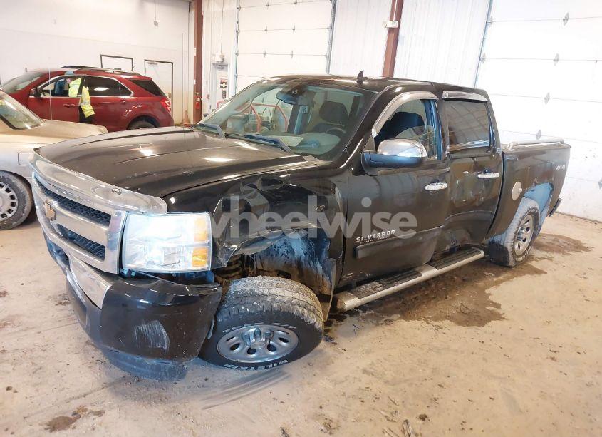 Photo 2 of 2010 Chevrolet Silverado 1500 LS (VIN 3GCRKREA6AG199138)