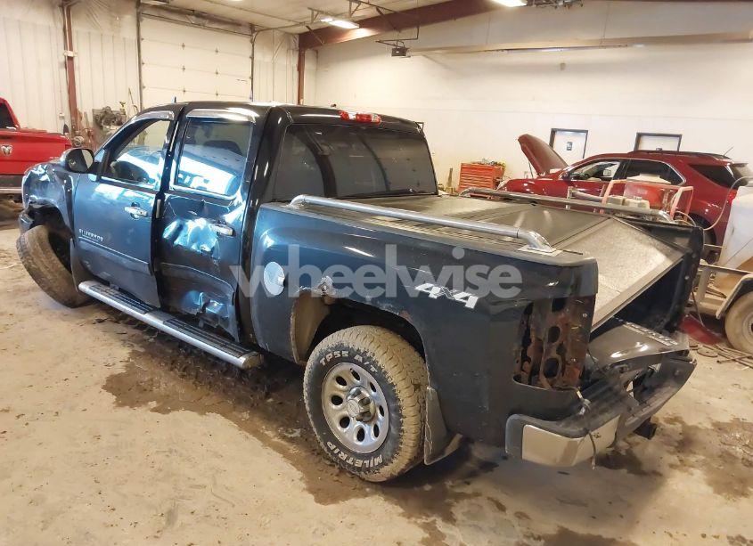 Photo 3 of 2010 Chevrolet Silverado 1500 LS (VIN 3GCRKREA6AG199138)