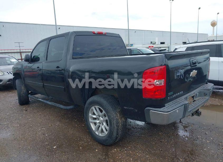 Photo 3 of 2010 Chevrolet Silverado 1500 LT (VIN 3GCRKSE30AG114478)