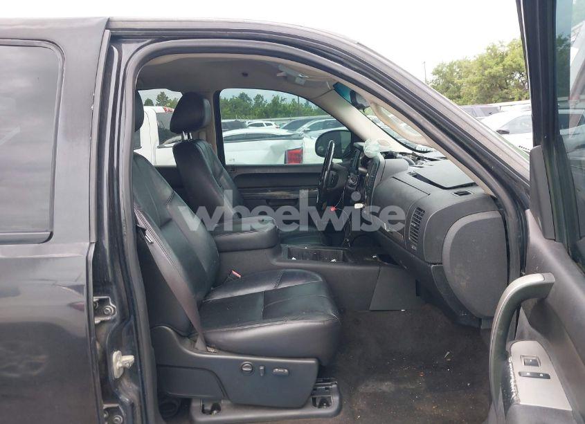 Photo 5 of 2010 Chevrolet Silverado 1500 LT (VIN 3GCRKSE30AG114478)