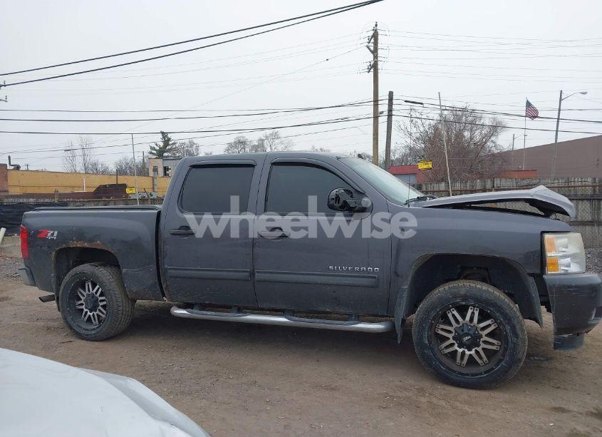 Photo 13 of 2010 Chevrolet Silverado 1500 LT (VIN 3GCRKSE31AG114733)