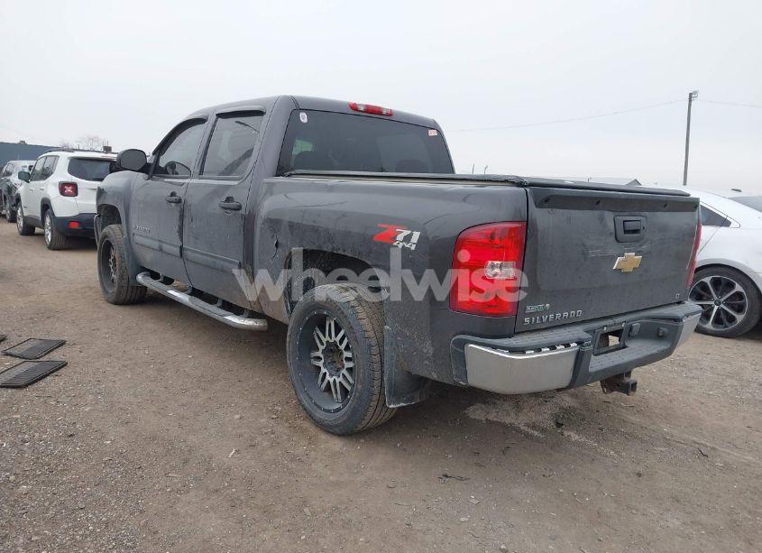 Photo 3 of 2010 Chevrolet Silverado 1500 LT (VIN 3GCRKSE31AG114733)