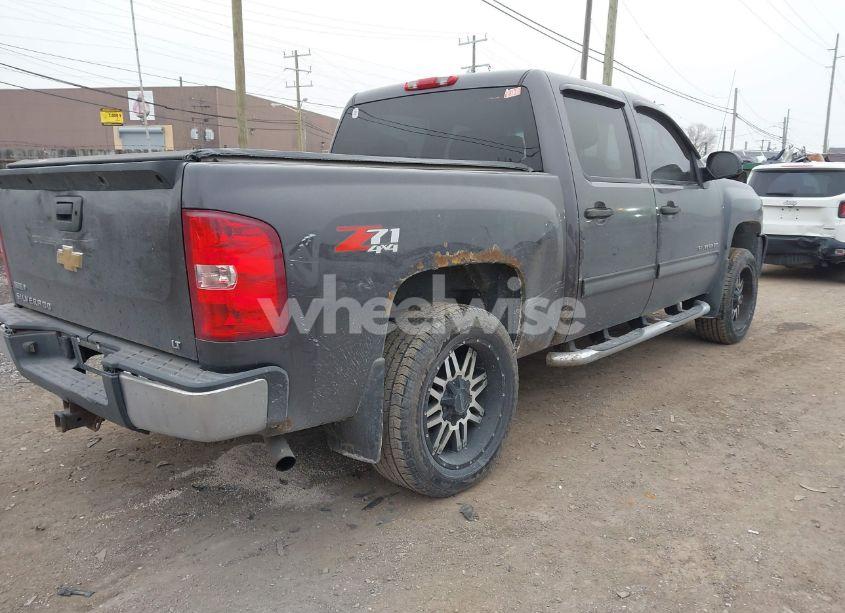 Photo 4 of 2010 Chevrolet Silverado 1500 LT (VIN 3GCRKSE31AG114733)