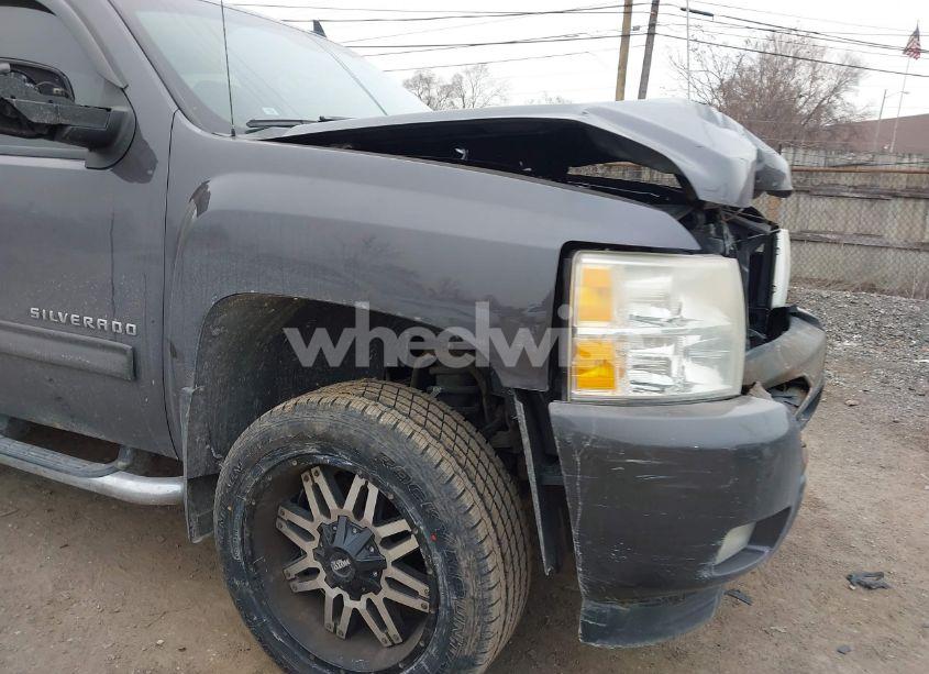 Photo 6 of 2010 Chevrolet Silverado 1500 LT (VIN 3GCRKSE31AG114733)