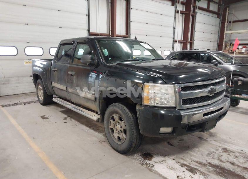 2010 Chevrolet Silverado 1500 LT (VIN 3GCRKSE31AG137168) main photo
