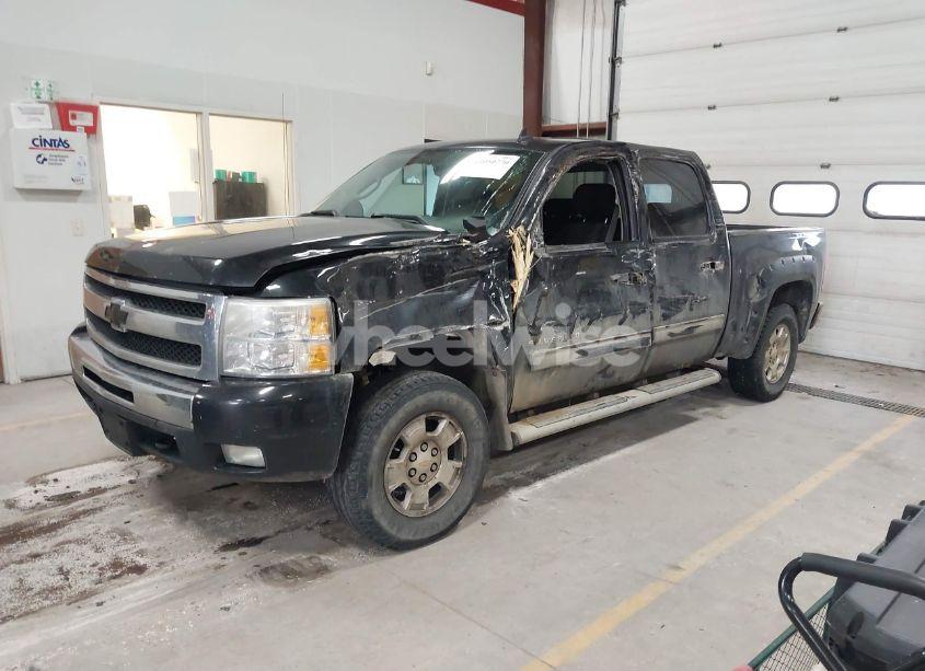 Photo 2 of 2010 Chevrolet Silverado 1500 LT (VIN 3GCRKSE31AG137168)