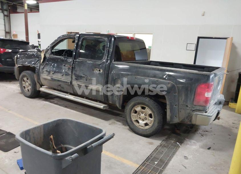 Photo 3 of 2010 Chevrolet Silverado 1500 LT (VIN 3GCRKSE31AG137168)