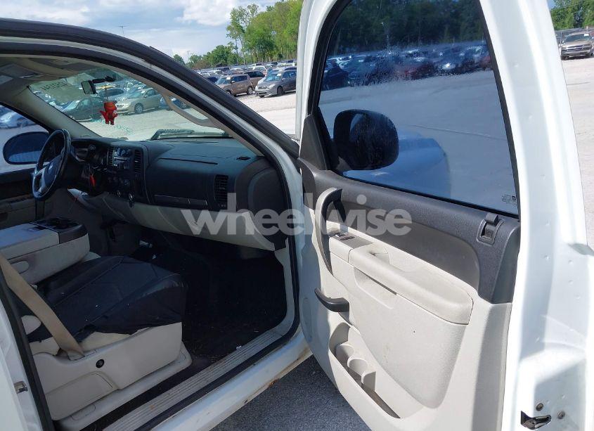 Photo 5 of 2010 Chevrolet Silverado 1500 LT (VIN 3GCRKSE31AG163480)