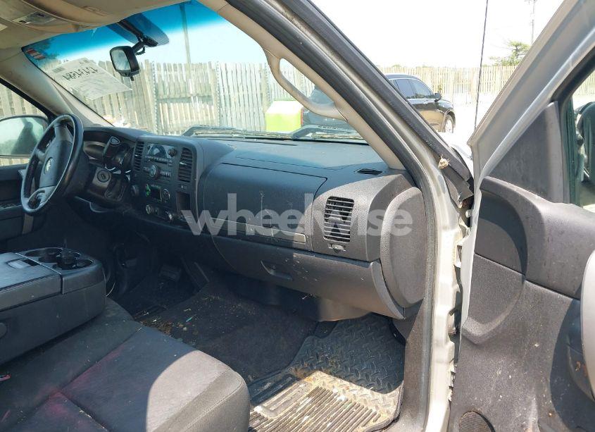 Photo 5 of 2010 Chevrolet Silverado 1500 LT (VIN 3GCRKSE31AG245290)