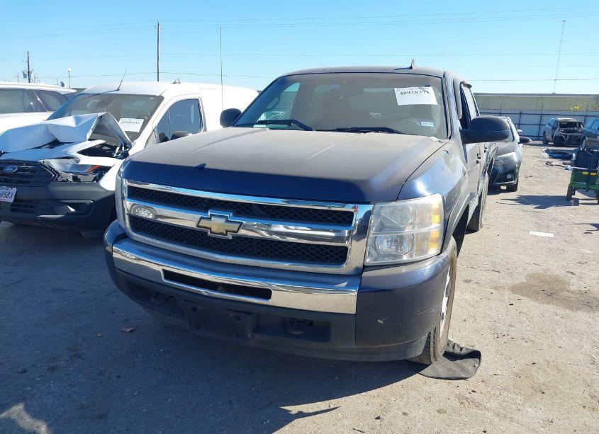 Photo 2 of 2010 Chevrolet Silverado 1500 LT (VIN 3GCRKSE32AG192907)