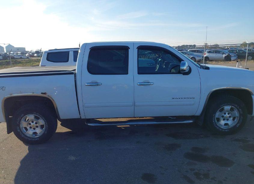 Photo 13 of 2010 Chevrolet Silverado 1500 LT (VIN 3GCRKSE32AG244780)