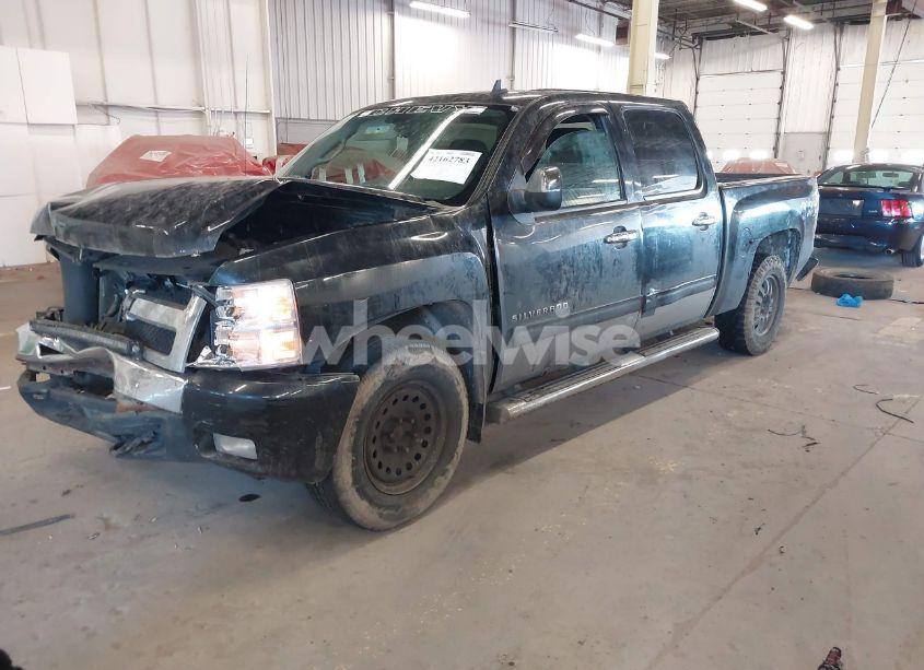 Photo 2 of 2010 Chevrolet Silverado 1500 LT (VIN 3GCRKSE33AG188493)